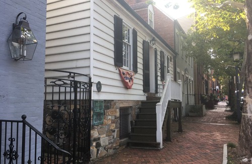 Old Town Alexandria House | George Washington Town House in Old Town Alexandria - Walk to Everything!