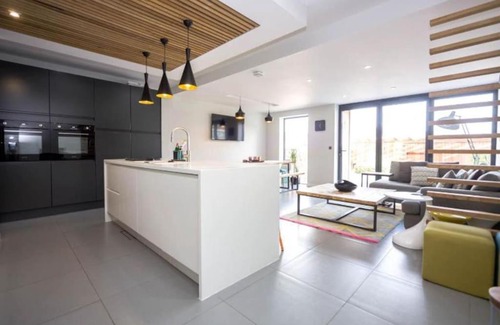 Newquay House | George24 - spectacular, 5 minutes to the beach