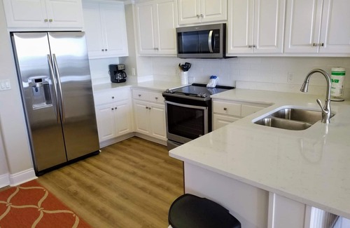 Thomas Drive Condo | Georgeous 2-Bedroom; Disc Fall Rates! Spect Gulf Views; Beach Chair Serv Incl.