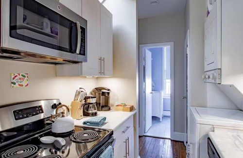 Georgetown Apartment | Georgetown - Charming, modern, 1 BR in historic bldg on Cobblestone Street