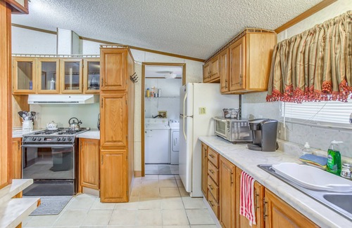 Georgetown House | Georgetown Home w/Deck ~ 13 Mi to Black River!