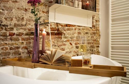 City Apartment | Georgia's Bathhouse