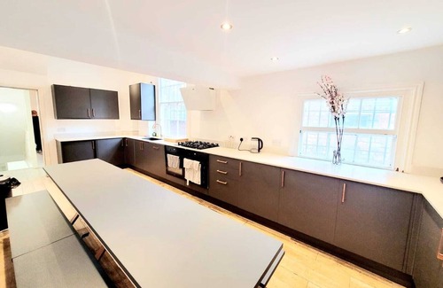 Liverpool House | Georgian Charm in near 'Knowledge Quarter'