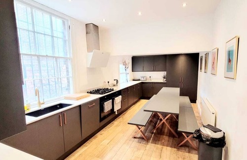 Liverpool House | Georgian Charm in near 'Knowledge Quarter'
