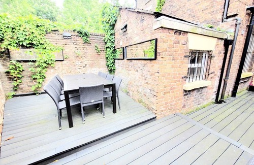 Liverpool House | Georgian Charm in near 'Knowledge Quarter'