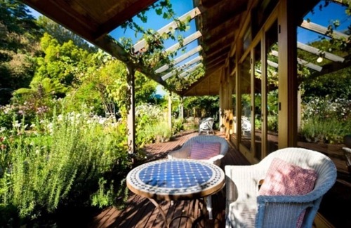 Daylesford Cottage | Georgie Gardens Daylesford ~ "Gorgeous" ~ Spa Bath