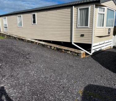 Brynteg Apartment | Ger-Y-Bwlch - Spacious static on 5star site with Swimming Pool