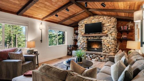 Incline Village House | Geraldine Drive by AvantStay Hot Tub Views Walk to Trails Game Room