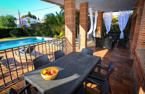 Cambrils Villa | GERANIS VILLA ONLY FAMILIES Planet Costa Dorada