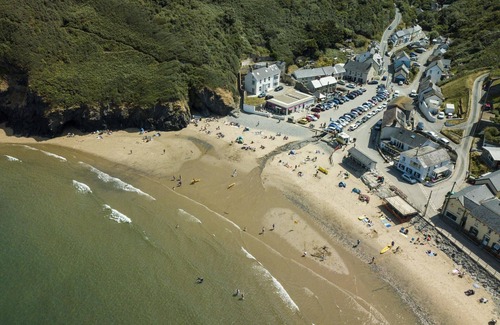 Tan-y-groes Cottage | Gerlan, Llangrannog - Four Bedroom Cottage, Sleeps 8