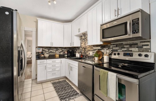 Downtown Columbus House | German Village Cottage - 2BR 2BA Home with Patio