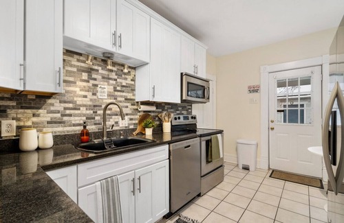 Downtown Columbus House | German Village Cottage - 2BR 2BA Home with Patio