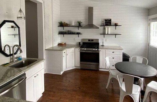 Germantown House | Germantown Gem - 3BR/2BA - 934