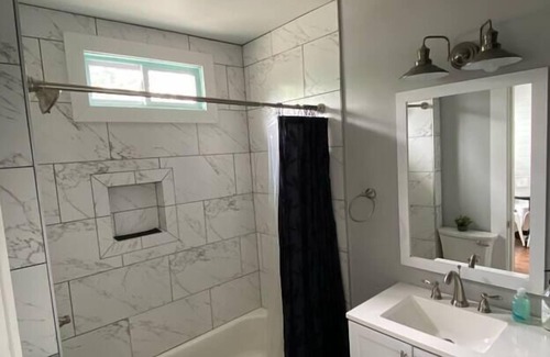 Germantown House | Germantown Gem - 3BR/2BA - 934