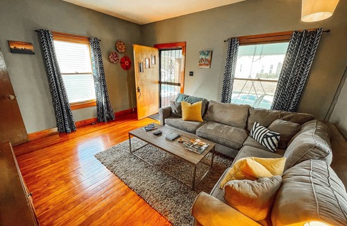 Schnitzelburg House | Germantown Getaway