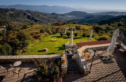 Lakka Hotel | Gerofotis Traditional Guesthouse est 1892 - Close to Aigio, Akoli, Selianitika