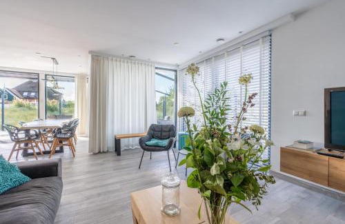 Den Burg Villa | Gerritslanderdijkje 39a