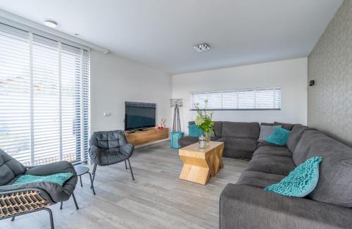 Den Burg Villa | Gerritslanderdijkje 39a