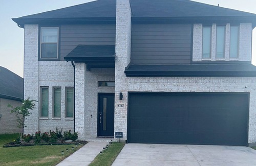 Royse City Villa | Get away cottage, in a quite neighborhood with a lot of spacious yard