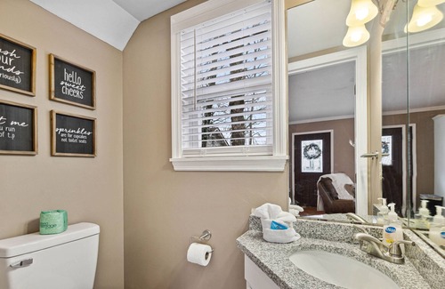 Gatlinburg Cottage | Get Comfy at Biscuits & Gravy, A Charming Newly Decorated 2 Bedroom Cottage in downtown Gatlinburg!