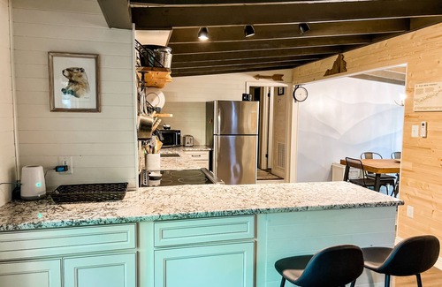 Dan River Cottage | Get Cozy & take in the beauty of Groundhog Mountain @ the Cozy Doe!