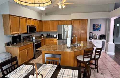 The Villages House | Get it all - Pool, Jacuzzi, Golf View, & Golf Cart