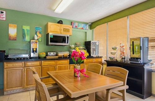 Hollywood Hills House | Get more for your money in Hollywood