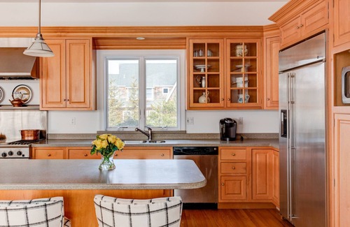 Shinnecock Hills House | Get out of the city, kick back and relax in Southampton!