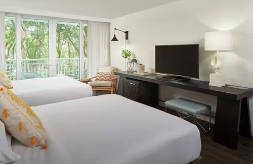 Rock Harbor Hotel | Get Ready For Adventure! 2 Relaxing Units, Oceanfront Property, Pets Allowed
