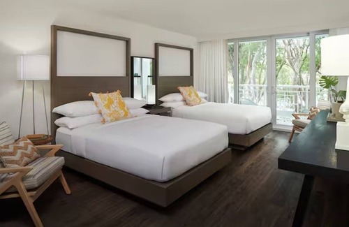 Rock Harbor Hotel | Get Ready For Adventure! 2 Relaxing Units, Oceanfront Property, Pets Allowed