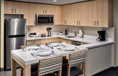 Gwinnett Place Hotel | Get Ready for Adventure! 4 Spacious units awaits. Near Sweet Water Park