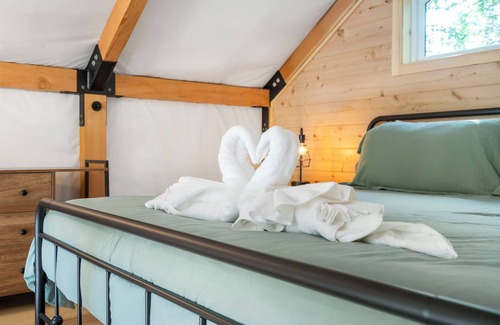 Branson Cabin | Get Your Glamp On! 2 Modern, Secluded Cabins Minutes to All Attractions