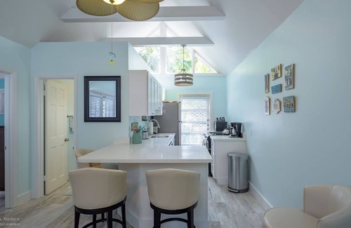 Old Town Cottage | Get your ISLAND STLYE on!