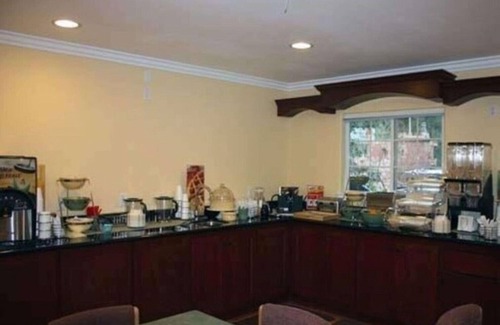 Ben Lomond House | Get your money's worth with a stay in our rooms !