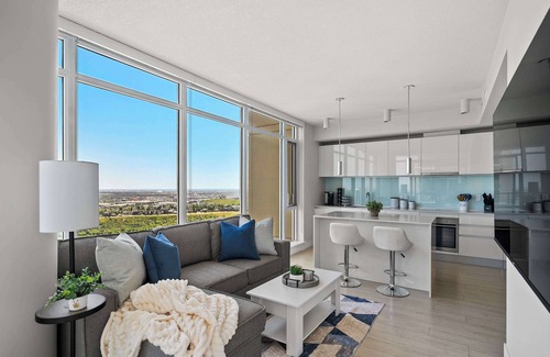 Victoria Park Apartment | Getaway 2BR Suite w/Views | Steps to Stampede Park