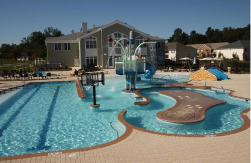 Williamsburg Resort | Getaway Beautiful Resort with Full Amenities - 2 Bedroom
