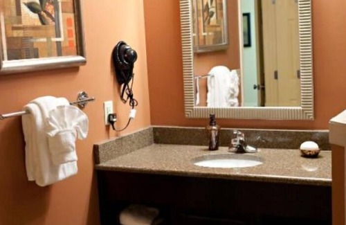 Williamsburg Resort | Getaway Beautiful Resort with Full Amenities - 4 Bedrooms
