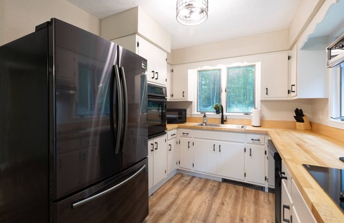 Somerset Ski Chalet | Getaway Chalet-Spacious Beautiful Retreat- Laurel Highlands-Secluded Backyard!