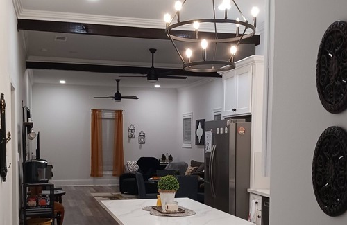 Lake Charles Cottage | "Getaway Cottage" in the heart of Lake Charles