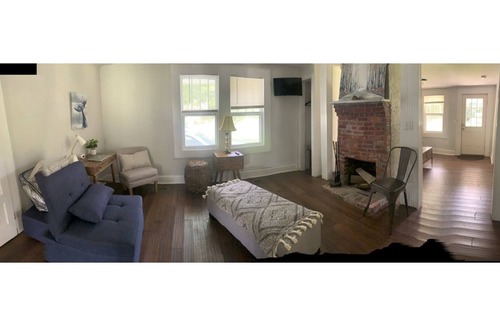 New Bern Cottage | Getaway Country Cottage - Entire House with Fireplace - Pet Friendly