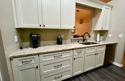 Bearss Plaza House | Getaway Heated Pool House Close to Beaches Airport