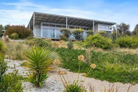 Opossum Bay House | Getaway-Hideaway you Choose views -close to beach