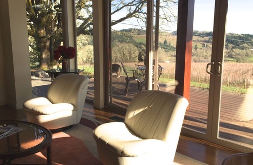 Yamhill House | Getaway In Oregon Wine Country