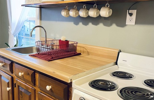 Stamford Apartment | Getaway Near Mass MoCA, Great Hiking, Scenic Views