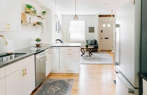 Historic Downtown Lancaster House | Getaway on Grant, heart of Downtown with parking