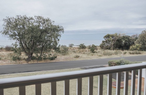 Abbey House | Getaway On the Beach - Relax, unwind, enjoy