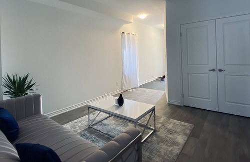 Welland House | Getaway spot in Welland, ON - Niagara Falls