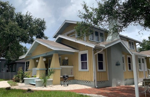 Crescent Lake Cottage | ★Getaway!★Stocked+2Bikes★beach just short drive away ★WorkfromHome