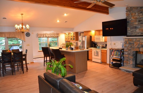 Gouldsboro House | Getaway to Cozy Ranch Home Nature w/Firepit PaddleBoard at BigBassLake.