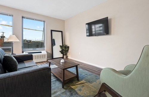 Crossroads Arts District Condo | Getaway to Serene Oasis Near Kauffman Stadium 349